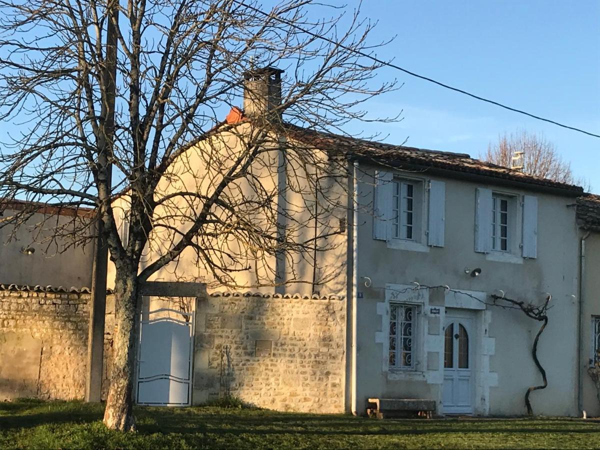 La Maison De Josephine Montignac-Charente Bagian luar foto