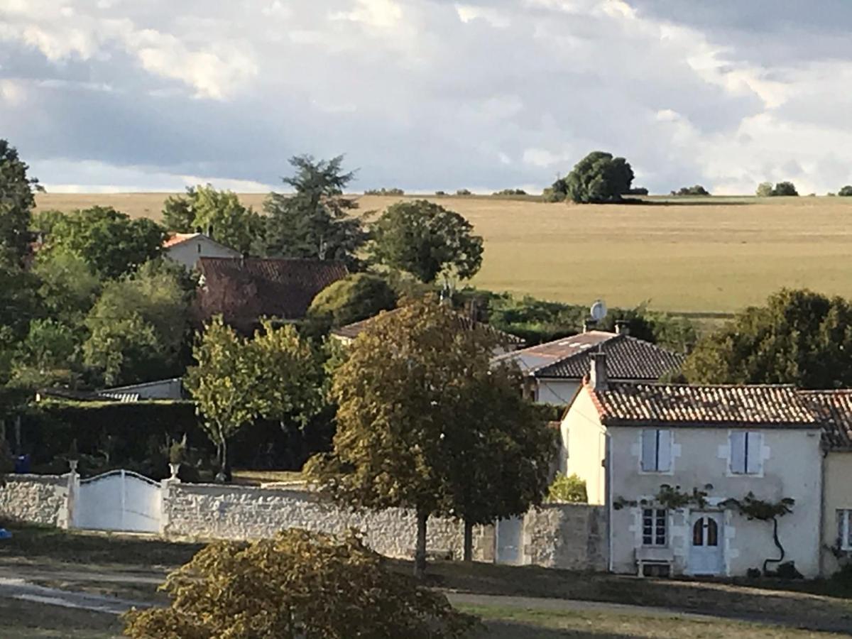 La Maison De Josephine Montignac-Charente Bagian luar foto